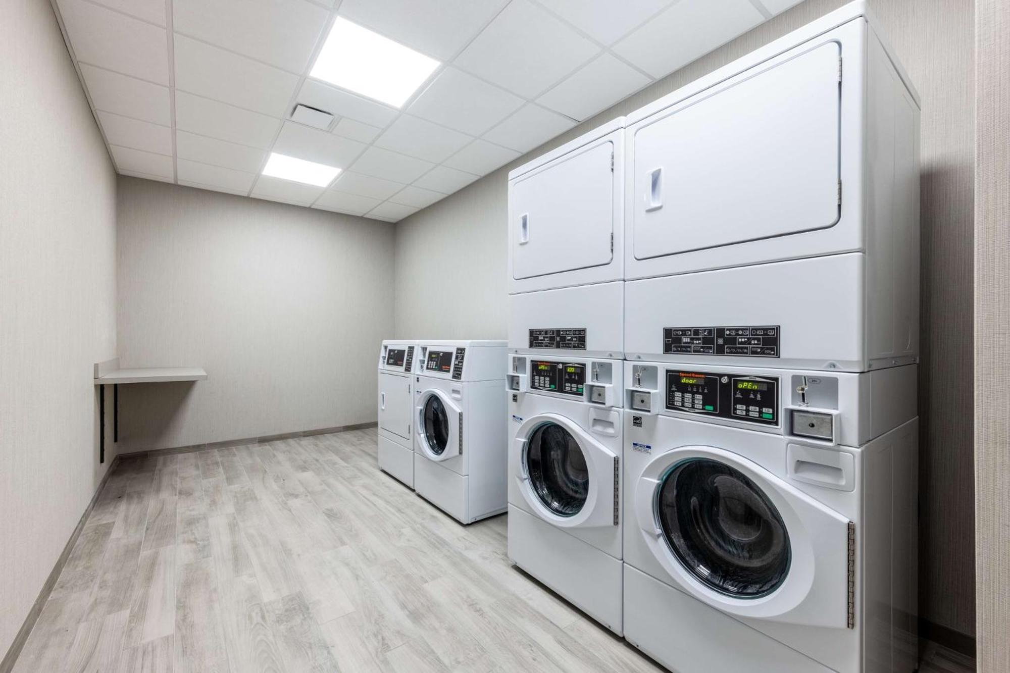 Hampton Inn Kansas City Southeast, Mo ภายนอก รูปภาพ