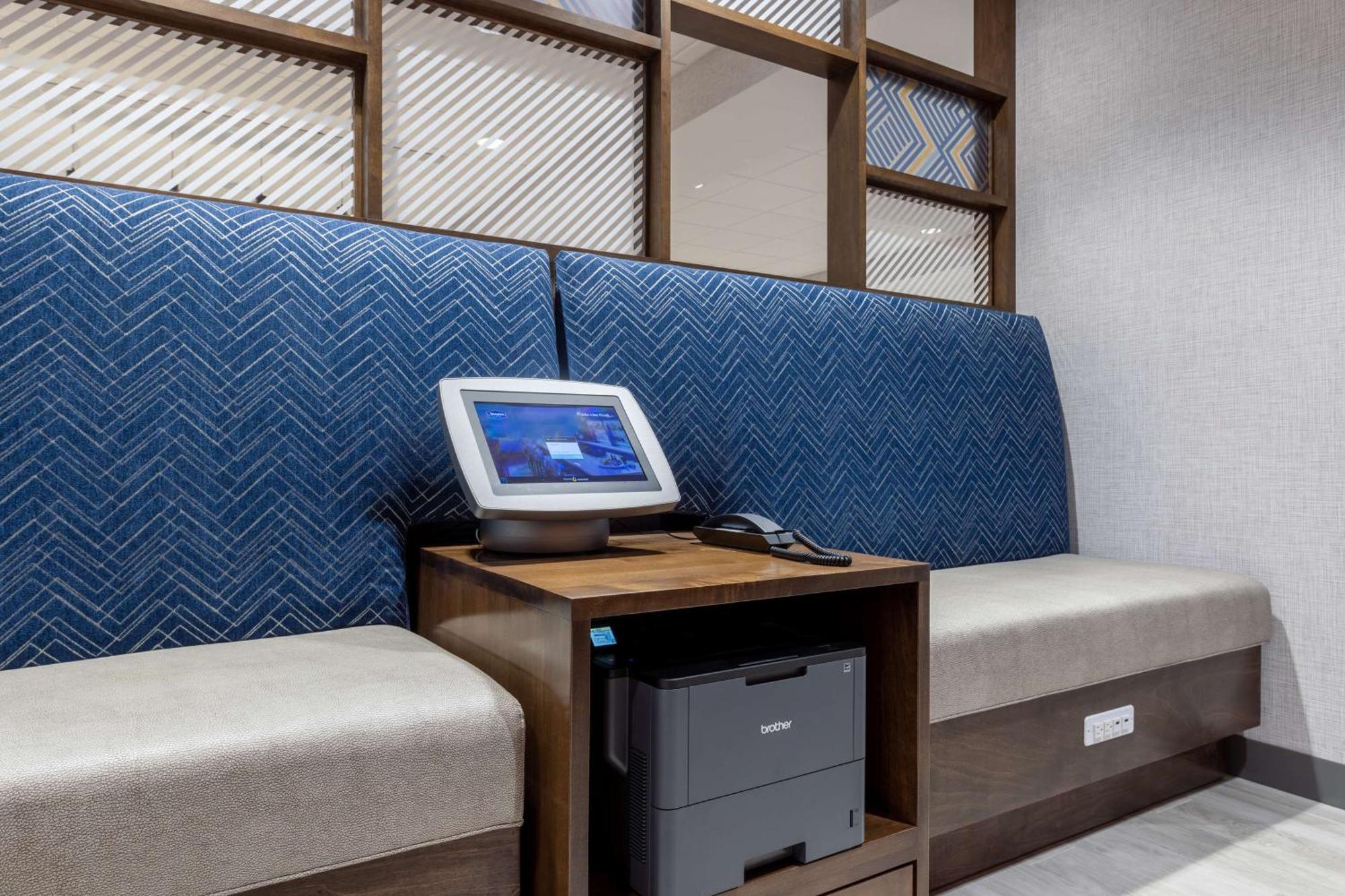Hampton Inn Kansas City Southeast, Mo ภายนอก รูปภาพ